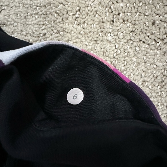 Lululemon Black Pink Capri Leggings size 6 - Picture 6 of 8